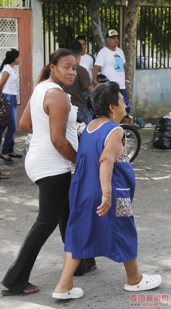 3#PrimariasMUD2015 #NvaEsparta asi esta saliendo la gente a votar sin distingo s.jpg