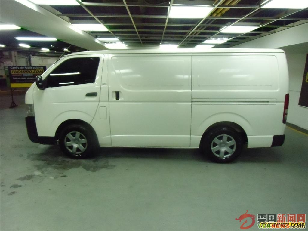 toyota-hiace-376111-MLV20480474472_112015-F.jpg