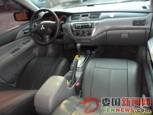 mitsubishi-lancer-16-glxi-automatico-988711-MLV20632484280_032016-O.jpg