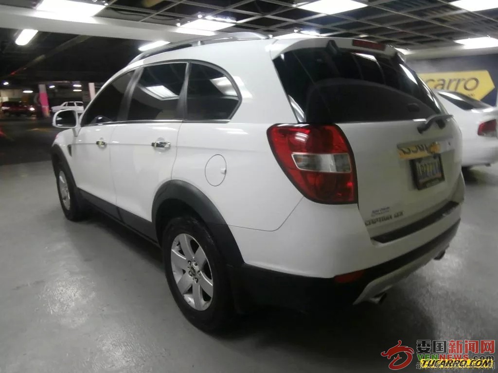 chevrolet-captiva-D_NQ_NP_736325-MLV25436420588_032017-F.webp.jpg