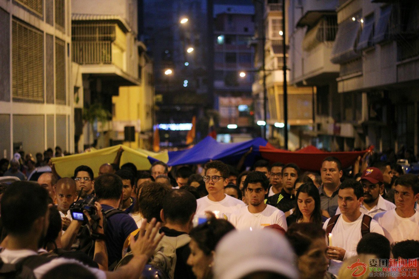 Vigilia_plaza_chacao_lapatilla15.jpg