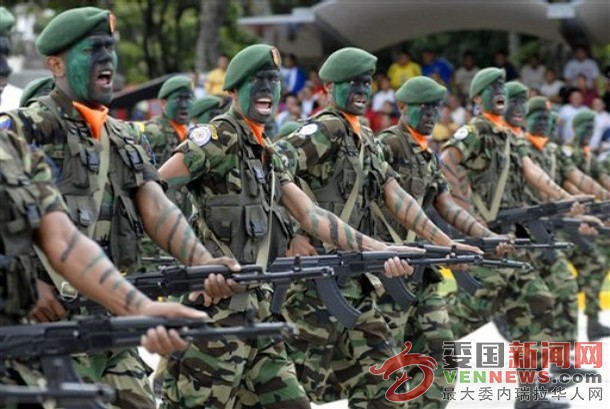 AK-103_Kalashnikov_assault_rifle_Venezuela_Army_001.jpg